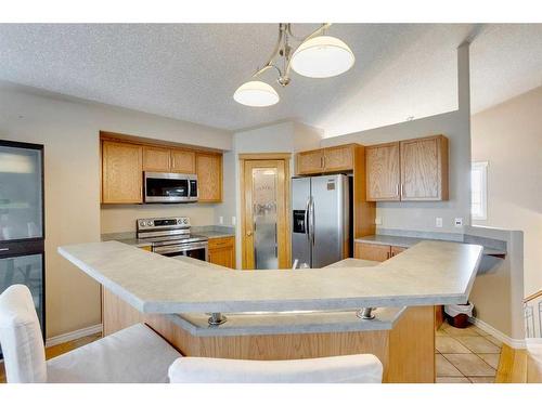 193 Archibald Close, Fort Mcmurray, AB - Indoor Photo Showing Kitchen