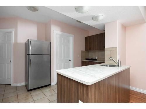 174 Grouse Way, Fort Mcmurray, AB - Indoor Photo Showing Kitchen