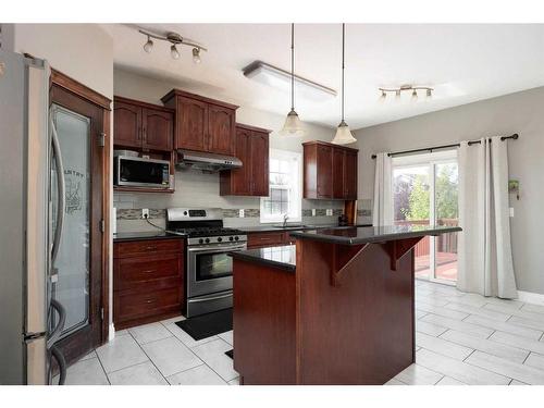 174 Grouse Way, Fort Mcmurray, AB - Indoor Photo Showing Kitchen