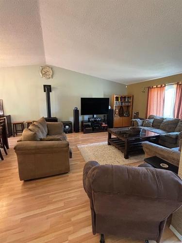 118-67062 Mission Rd, Lac La Biche, AB - Indoor Photo Showing Living Room