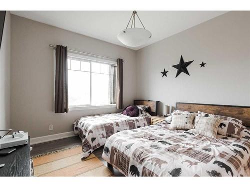 401-9918 Gordon Avenue, Fort Mcmurray, AB - Indoor Photo Showing Bedroom