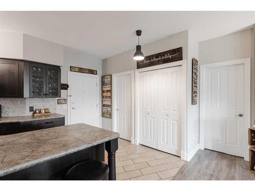 401-9918 Gordon Avenue, Fort Mcmurray, AB - Indoor Photo Showing Kitchen