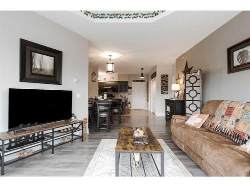 401-9918 Gordon Avenue, Fort Mcmurray, AB - Indoor Photo Showing Living Room