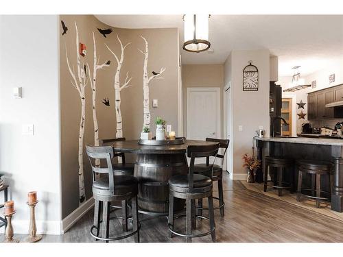 401-9918 Gordon Avenue, Fort Mcmurray, AB - Indoor Photo Showing Dining Room