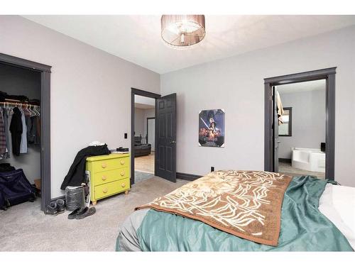 5627 Draper Road, Fort Mcmurray, AB - Indoor Photo Showing Bedroom