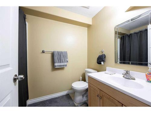 109 Fireweed Crescent, Fort Mcmurray, AB - Indoor Photo Showing Bathroom