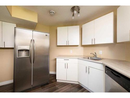 109 Fireweed Crescent, Fort Mcmurray, AB - Indoor Photo Showing Kitchen