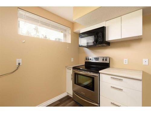 109 Fireweed Crescent, Fort Mcmurray, AB - Indoor Photo Showing Kitchen