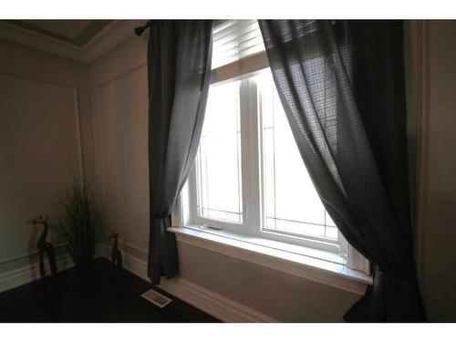 273 Walnut Crescent, Fort Mcmurray, AB - Indoor Photo Showing Bedroom