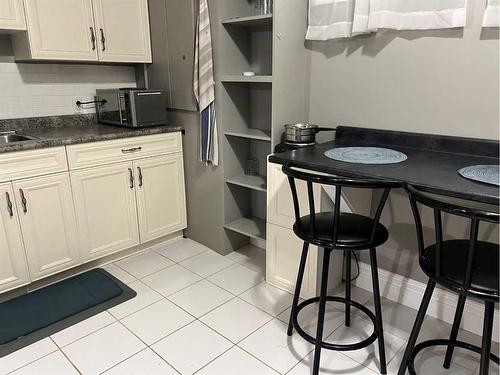 273 Walnut Crescent, Fort Mcmurray, AB - Indoor Photo Showing Kitchen