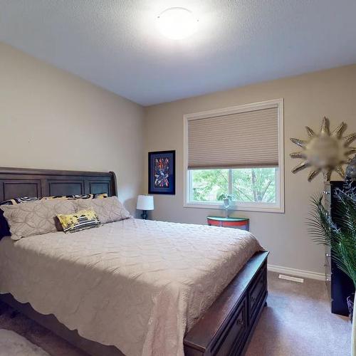 102-129 Fontaine Crescent, Fort Mcmurray, AB - Indoor Photo Showing Bedroom