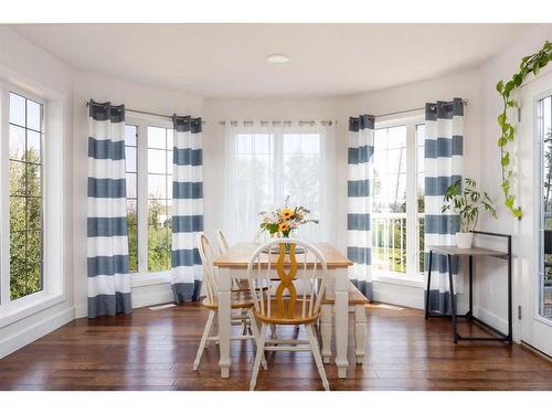 392 Killdeer Way, Fort Mcmurray, AB - Indoor Photo Showing Dining Room