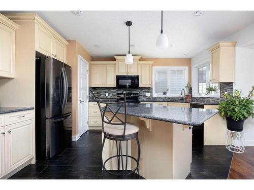 392 Killdeer Way, Fort Mcmurray, AB - Indoor Photo Showing Kitchen