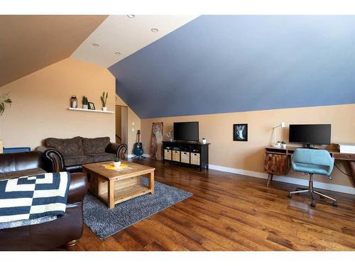 392 Killdeer Way, Fort Mcmurray, AB - Indoor Photo Showing Living Room