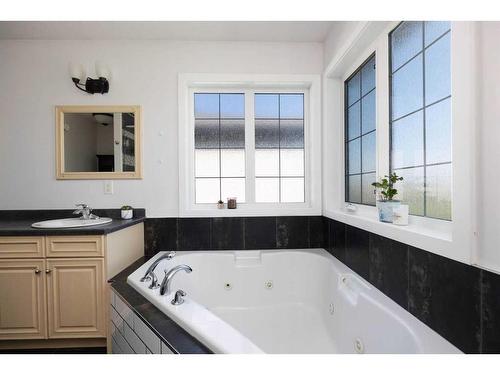 392 Killdeer Way, Fort Mcmurray, AB - Indoor Photo Showing Bathroom