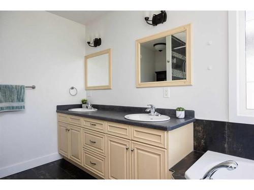 392 Killdeer Way, Fort Mcmurray, AB - Indoor Photo Showing Bathroom