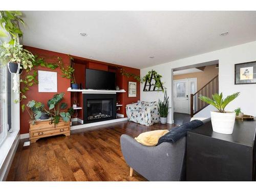 392 Killdeer Way, Fort Mcmurray, AB - Indoor Photo Showing Living Room With Fireplace