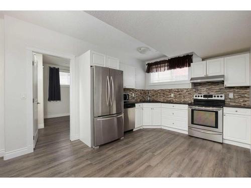 111 Widgeon Place, Fort Mcmurray, AB - Indoor Photo Showing Kitchen