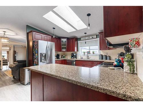 157 Elm Street, Fort Mcmurray, AB - Indoor Photo Showing Kitchen