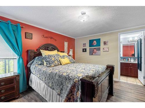 157 Elm Street, Fort Mcmurray, AB - Indoor Photo Showing Bedroom