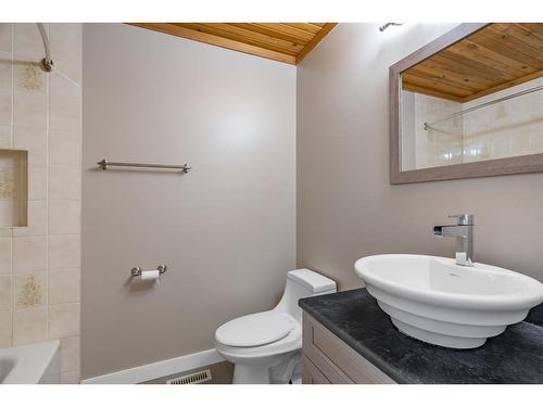 105 Ball Place, Fort Mcmurray, AB - Indoor Photo Showing Bathroom