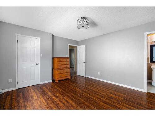 105 Ball Place, Fort Mcmurray, AB - Indoor Photo Showing Other Room