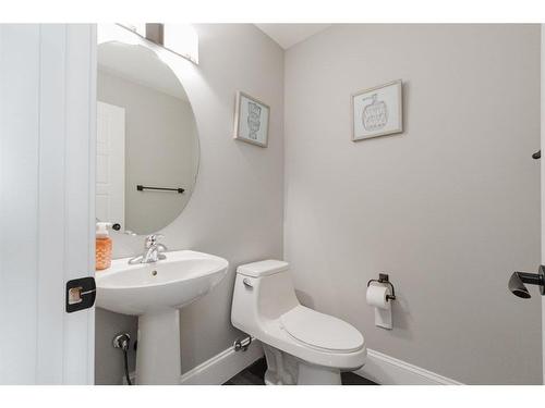 201 Ward Crescent, Fort Mcmurray, AB - Indoor Photo Showing Bathroom