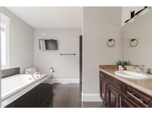 201 Ward Crescent, Fort Mcmurray, AB - Indoor Photo Showing Bathroom