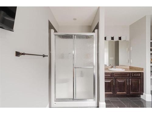 201 Ward Crescent, Fort Mcmurray, AB - Indoor Photo Showing Bathroom