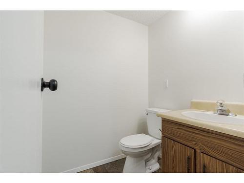 239 Athabasca Avenue, Fort Mcmurray, AB - Indoor Photo Showing Bathroom