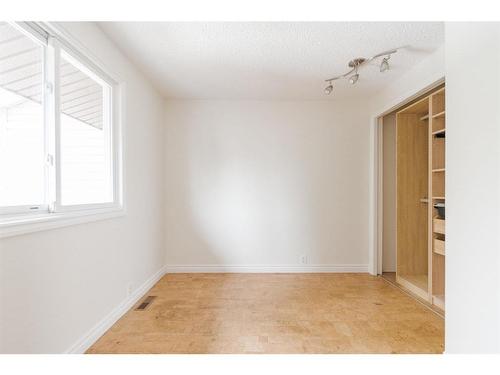 239 Athabasca Avenue, Fort Mcmurray, AB - Indoor Photo Showing Other Room