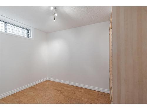 239 Athabasca Avenue, Fort Mcmurray, AB - Indoor Photo Showing Other Room