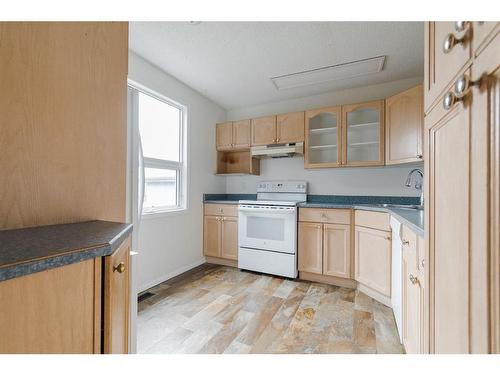 239 Athabasca Avenue, Fort Mcmurray, AB - Indoor Photo Showing Kitchen