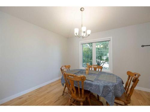 253 Starling Street, Fort Mcmurray, AB - Indoor Photo Showing Dining Room