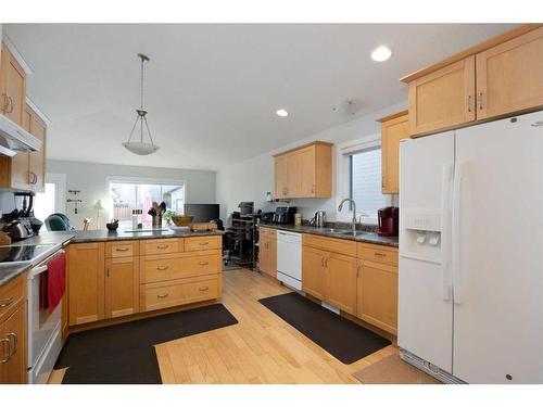 253 Starling Street, Fort Mcmurray, AB - Indoor Photo Showing Kitchen With Double Sink