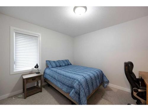 253 Starling Street, Fort Mcmurray, AB - Indoor Photo Showing Bedroom