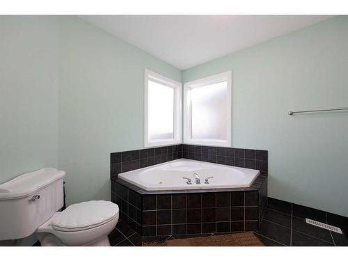 253 Starling Street, Fort Mcmurray, AB - Indoor Photo Showing Bathroom