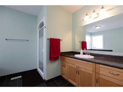 253 Starling Street, Fort Mcmurray, AB - Indoor Photo Showing Bathroom