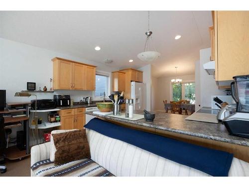 253 Starling Street, Fort Mcmurray, AB - Indoor Photo Showing Kitchen