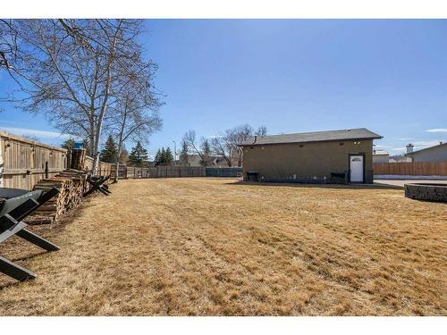 13 Bennett Crescent, Fort Mcmurray, AB - Outdoor