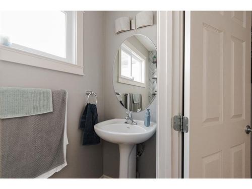 205 Diamondstone Ridge, Fort Mcmurray, AB - Indoor Photo Showing Bathroom