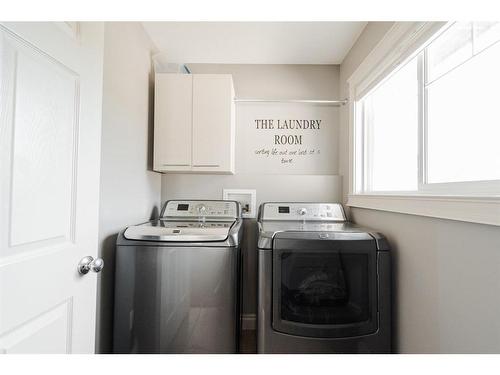 205 Diamondstone Ridge, Fort Mcmurray, AB - Indoor Photo Showing Laundry Room