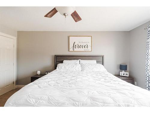 205 Diamondstone Ridge, Fort Mcmurray, AB - Indoor Photo Showing Bedroom