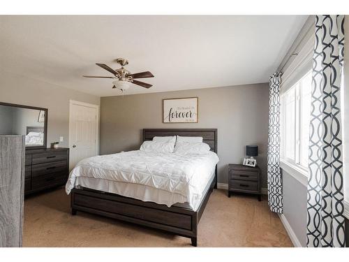 205 Diamondstone Ridge, Fort Mcmurray, AB - Indoor Photo Showing Bedroom