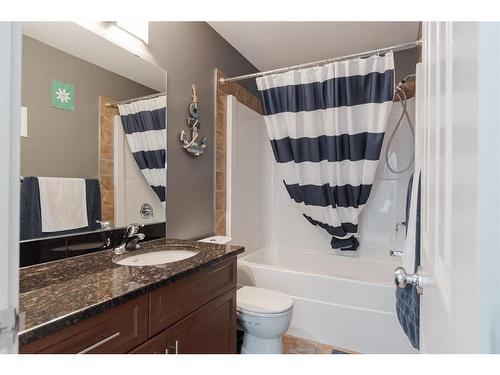 205 Diamondstone Ridge, Fort Mcmurray, AB - Indoor Photo Showing Bathroom