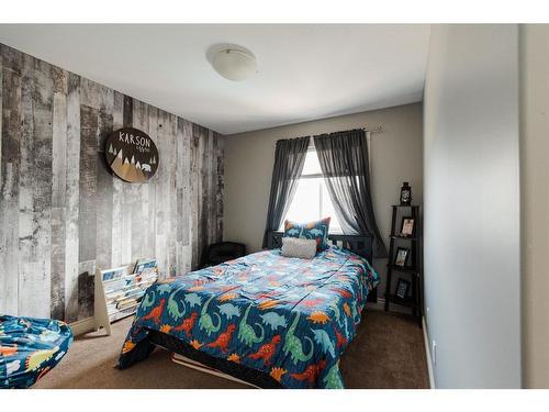 205 Diamondstone Ridge, Fort Mcmurray, AB - Indoor Photo Showing Bedroom