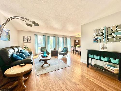 10306 104 Ave, Lac La Biche, AB - Indoor Photo Showing Living Room