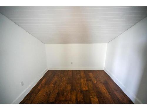 210 Kennedy Crescent, Fort Mcmurray, AB - Indoor Photo Showing Other Room