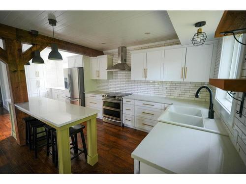 210 Kennedy Crescent, Fort Mcmurray, AB - Indoor Photo Showing Kitchen With Stainless Steel Kitchen With Double Sink With Upgraded Kitchen