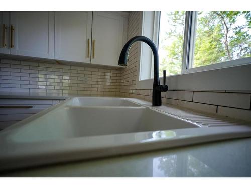 210 Kennedy Crescent, Fort Mcmurray, AB - Indoor Photo Showing Kitchen With Double Sink